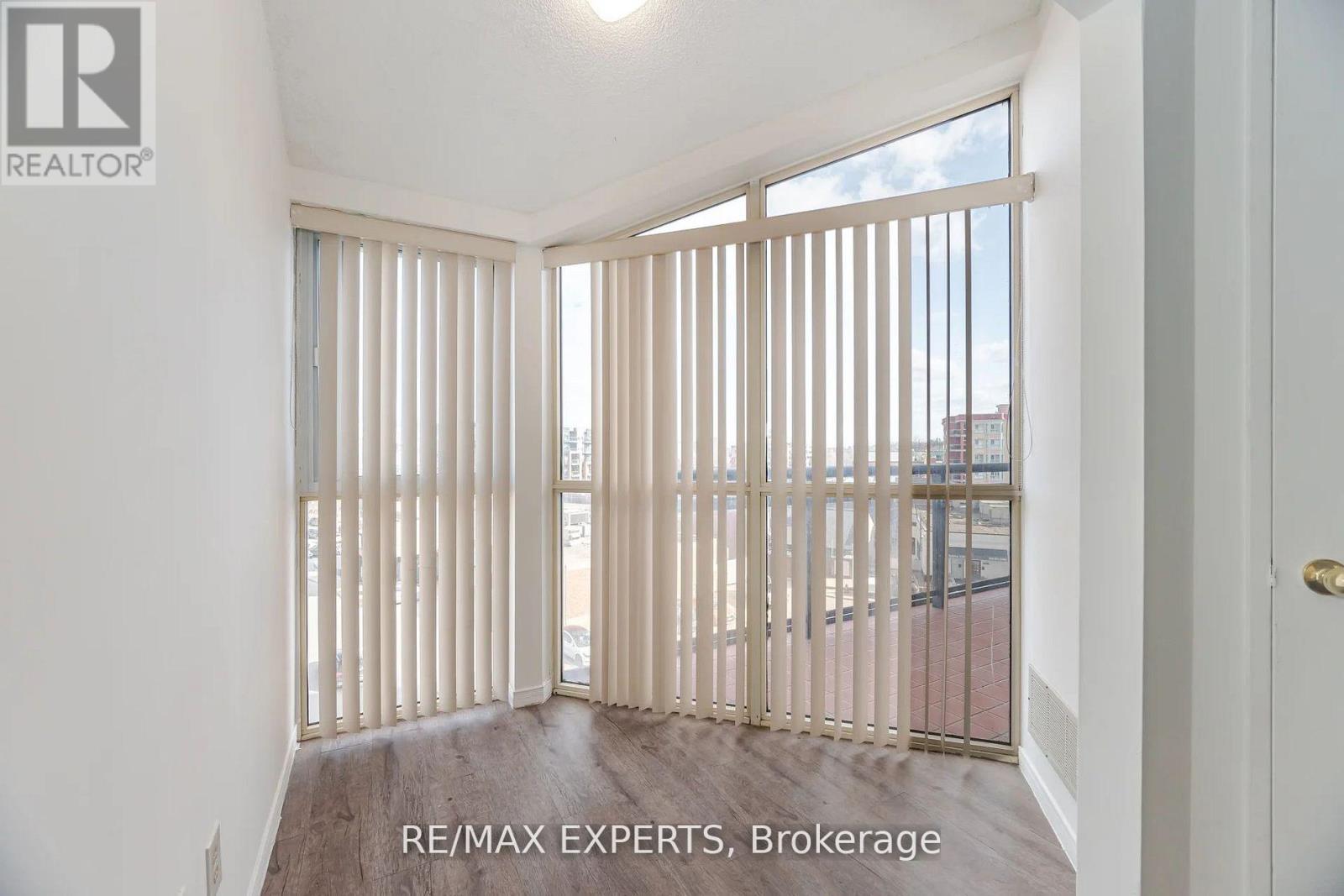 305 - 100 Arbors Lane, Vaughan (West Woodbridge), Ontario  L4L 7G4 - Photo 21 - N12381286
