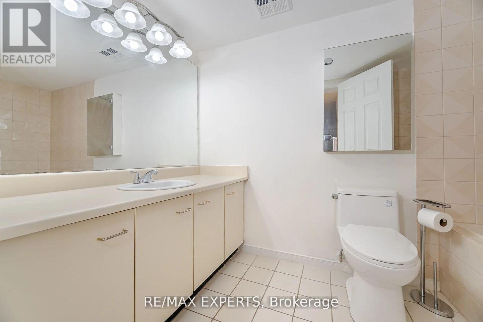 305 - 100 Arbors Lane, Vaughan (West Woodbridge), Ontario  L4L 7G4 - Photo 24 - N12381286