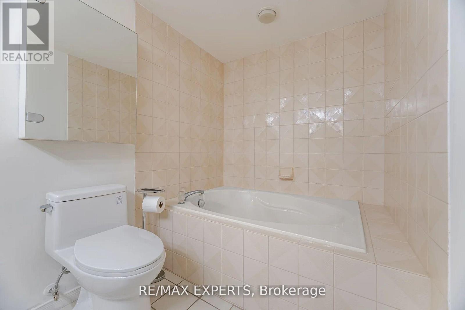 305 - 100 Arbors Lane, Vaughan (West Woodbridge), Ontario  L4L 7G4 - Photo 25 - N12381286