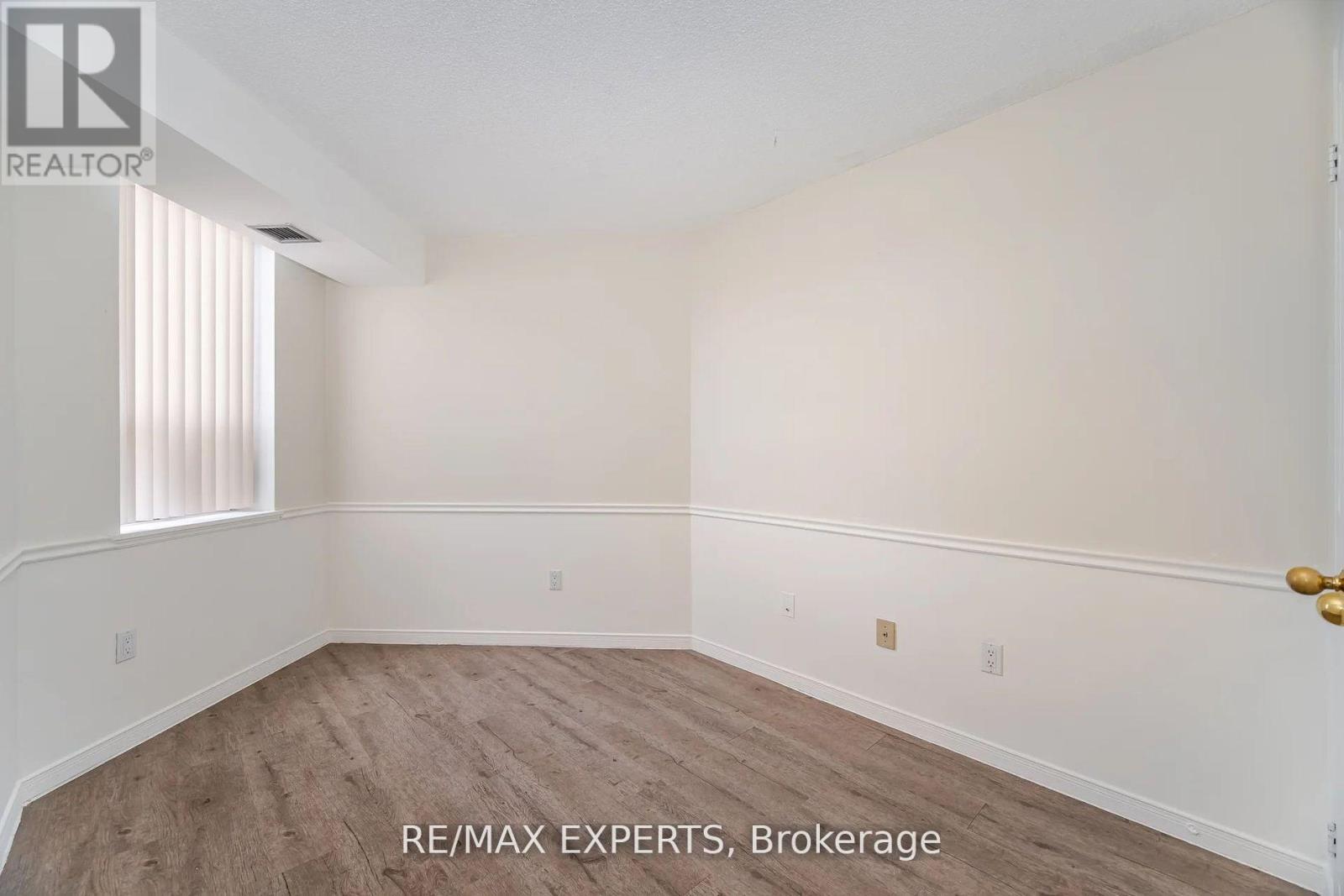 305 - 100 Arbors Lane, Vaughan (West Woodbridge), Ontario  L4L 7G4 - Photo 27 - N12381286