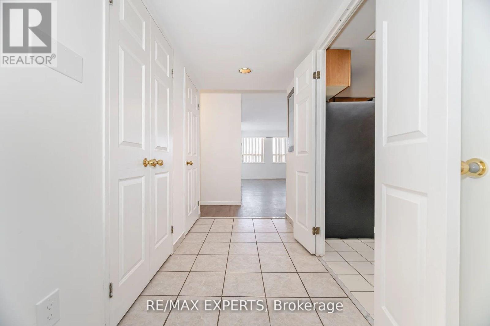305 - 100 Arbors Lane, Vaughan (West Woodbridge), Ontario  L4L 7G4 - Photo 8 - N12381286