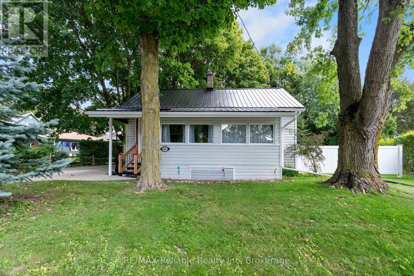 125 North Street S, Central Huron, Ontario  N0M 1L0 - Photo 5 - X12381487