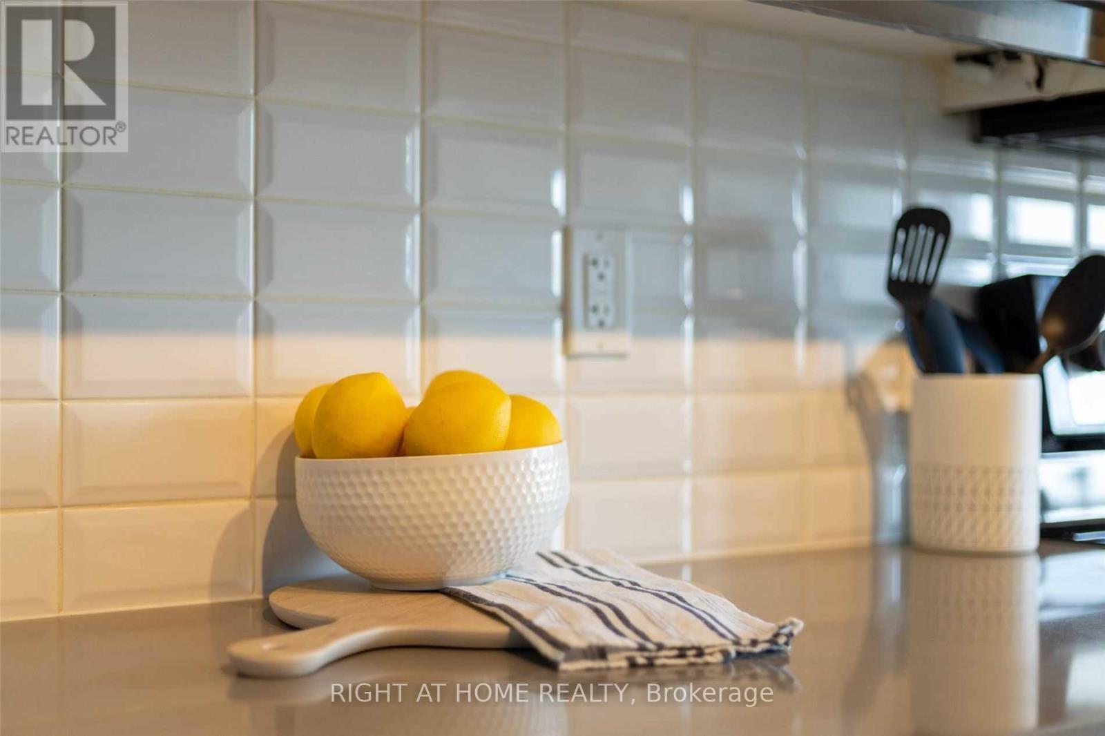 410 - 760 The Queensway, Toronto (Stonegate-Queensway), Ontario  M8Z 0E1 - Photo 20 - W12381336