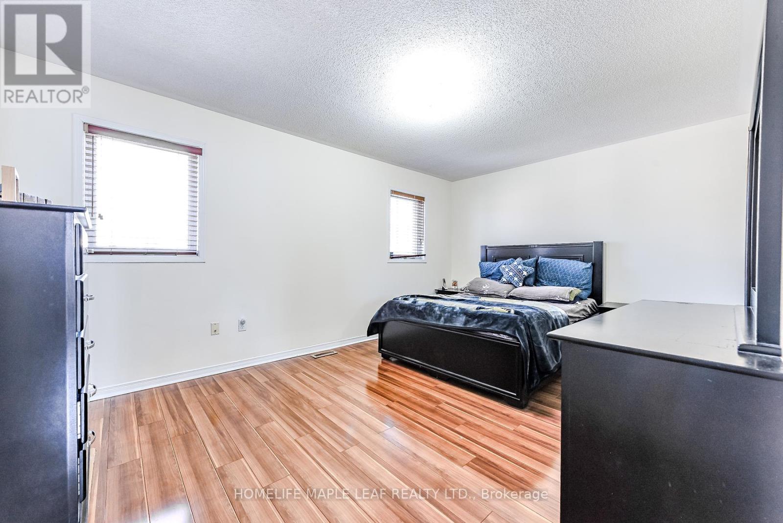 45 Seaside Circle, Brampton, Ontario  L6R 2G7 - Photo 23 - W12381366