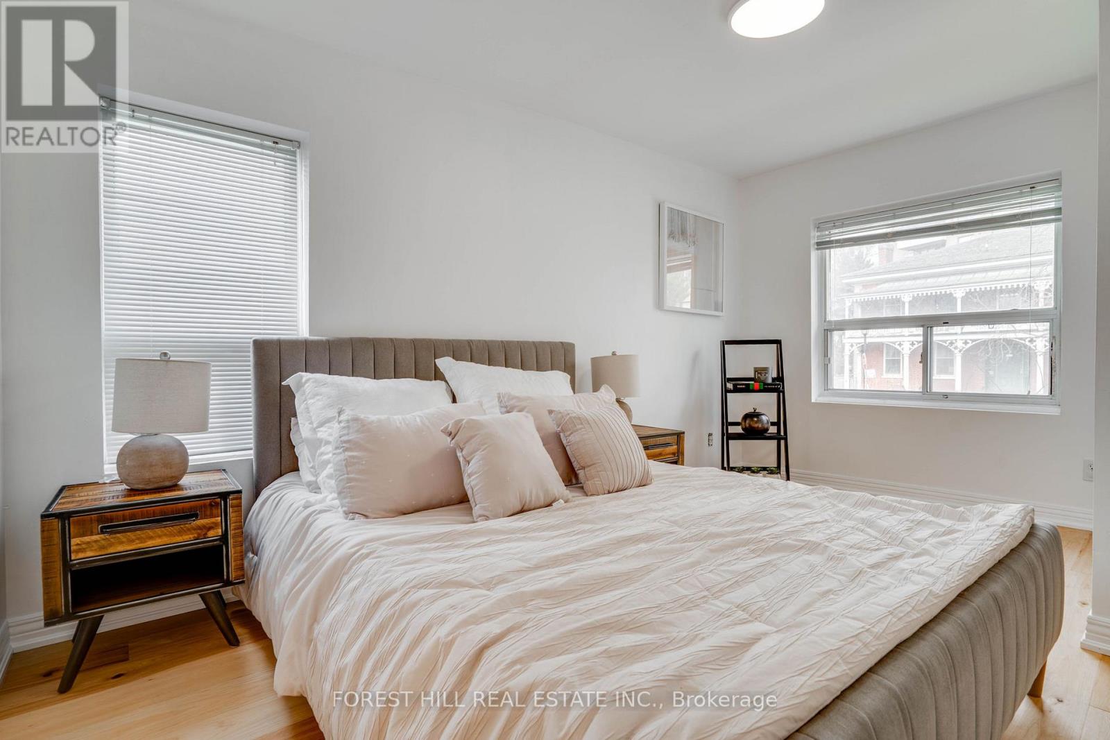 4053 Old Dundas Street, Toronto (Lambton Baby Point), Ontario  M6S 2R5 - Photo 26 - W12381367