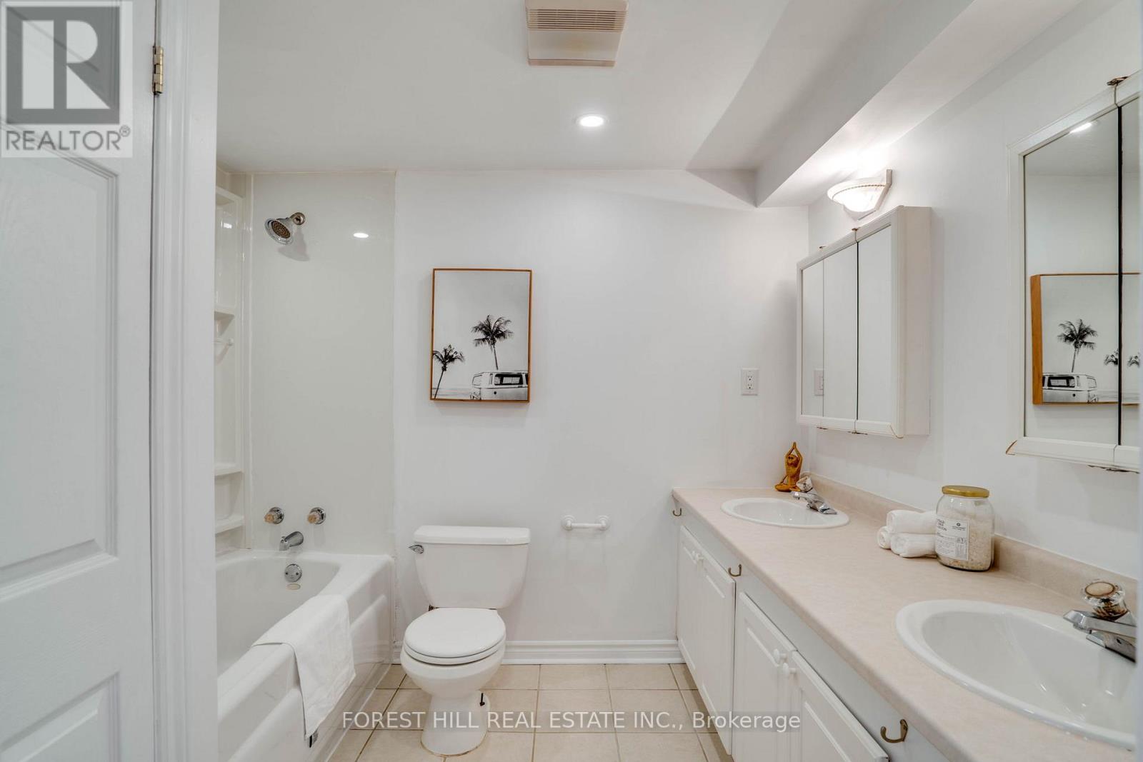 4053 Old Dundas Street, Toronto (Lambton Baby Point), Ontario  M6S 2R5 - Photo 32 - W12381367
