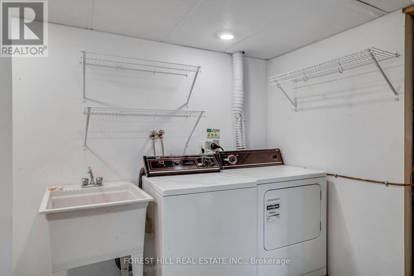 4053 Old Dundas Street, Toronto (Lambton Baby Point), Ontario  M6S 2R5 - Photo 34 - W12381367