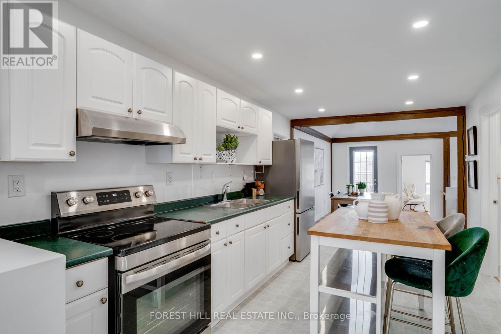4053 Old Dundas Street, Toronto (Lambton Baby Point), Ontario  M6S 2R5 - Photo 6 - W12381367