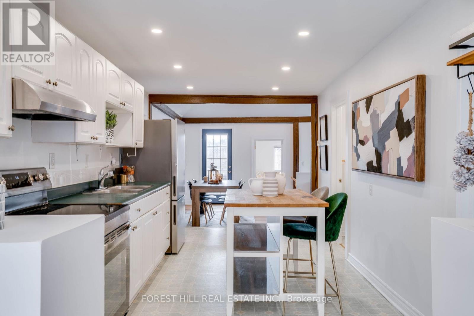 4053 Old Dundas Street, Toronto (Lambton Baby Point), Ontario  M6S 2R5 - Photo 7 - W12381367