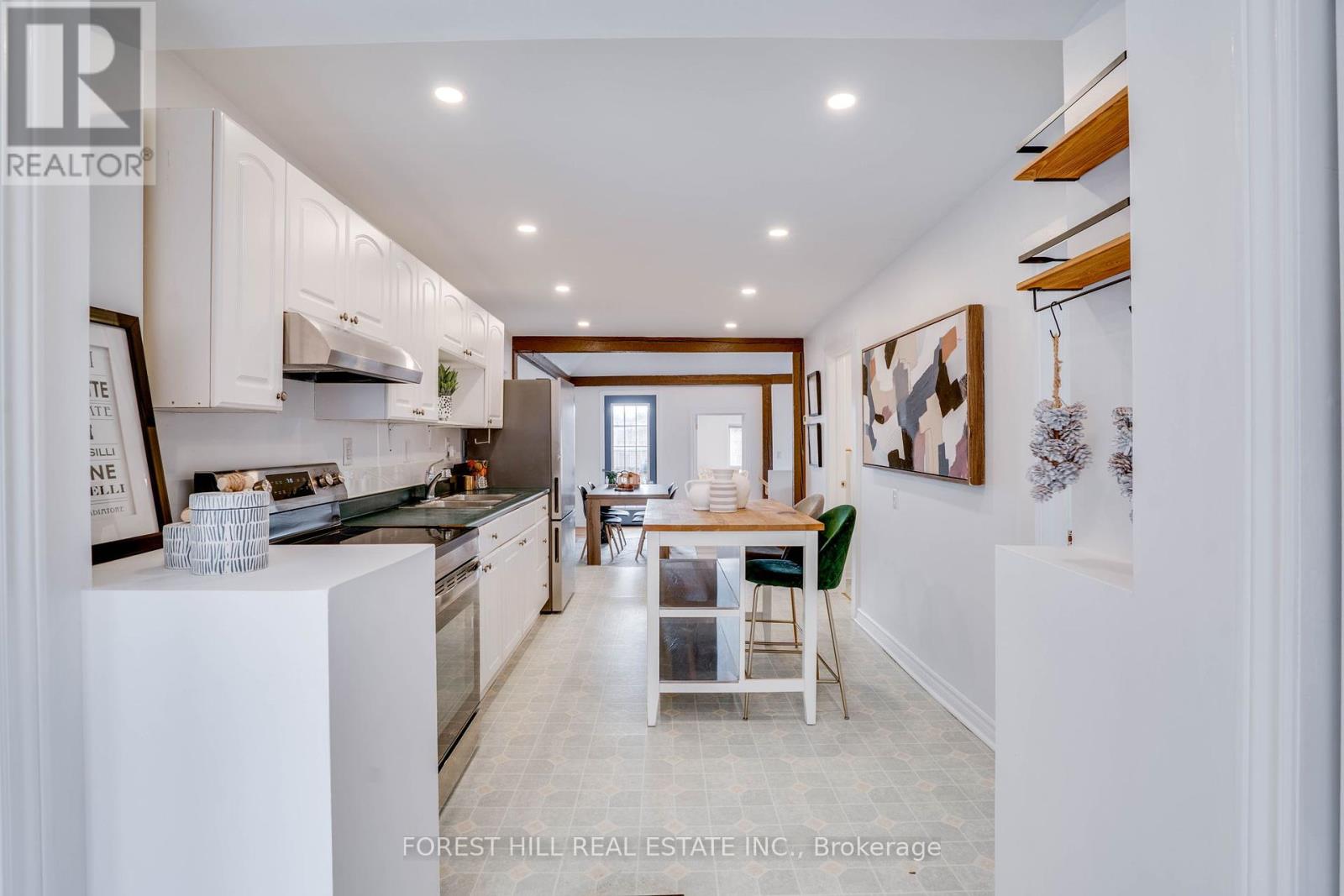 4053 Old Dundas Street, Toronto (Lambton Baby Point), Ontario  M6S 2R5 - Photo 8 - W12381367