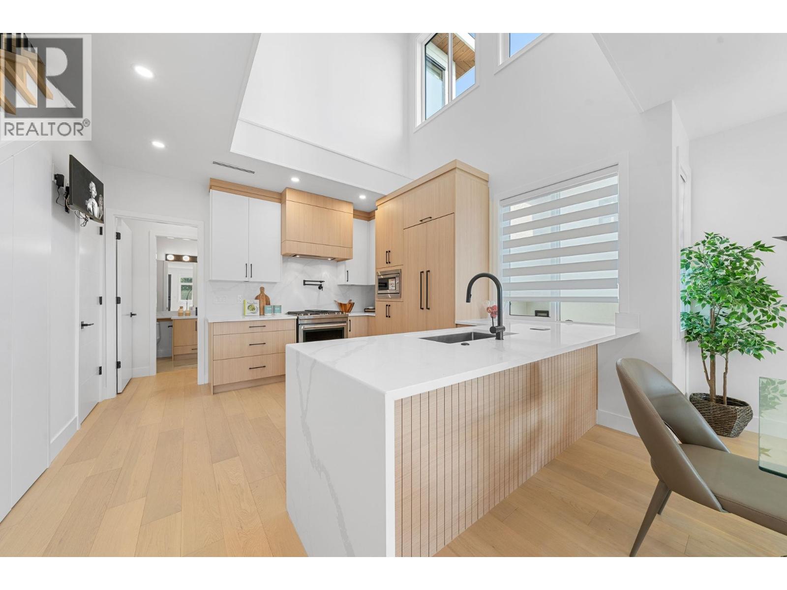 7588 2nd Street, Burnaby, British Columbia  V3N 3R6 - Photo 11 - R3042947