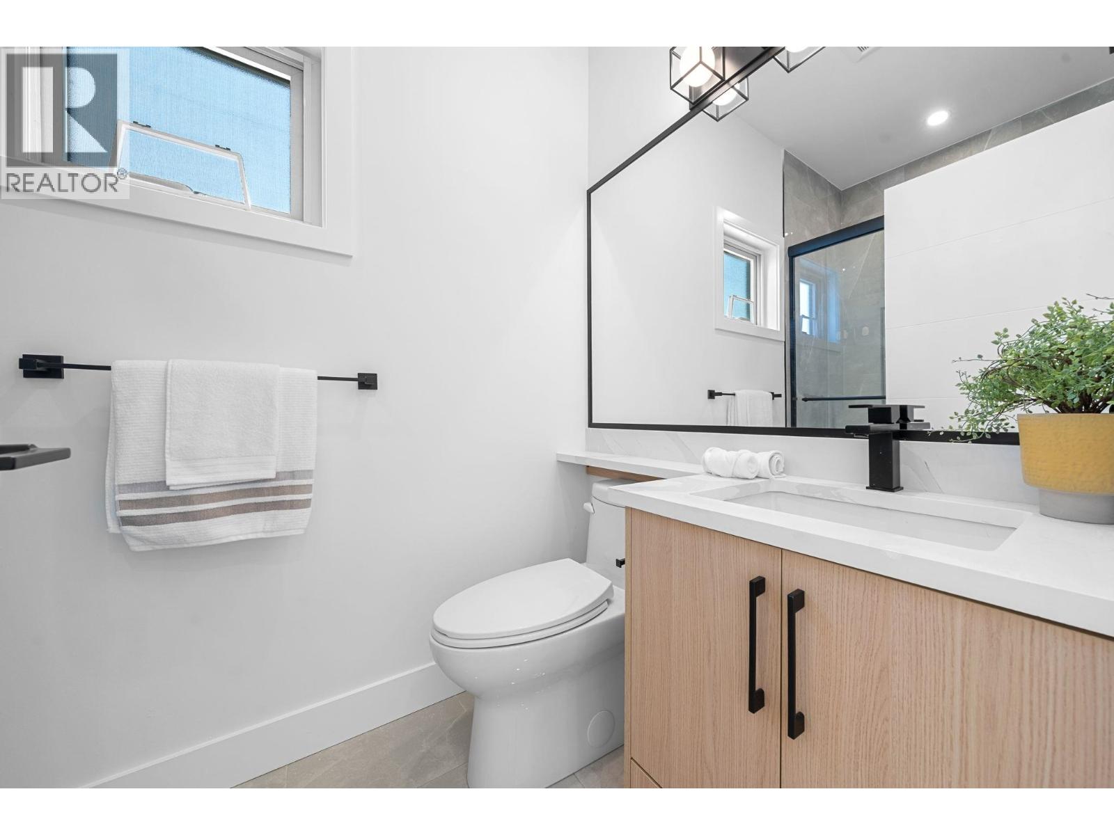 7588 2nd Street, Burnaby, British Columbia  V3N 3R6 - Photo 22 - R3042947