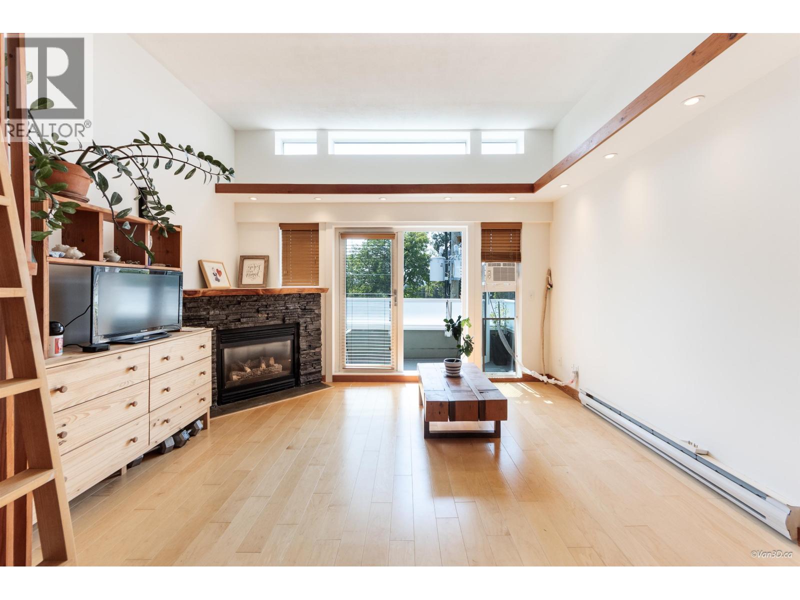 307 980 W 22nd Avenue, Vancouver, British Columbia  V5Z 2A1 - Photo 3 - R3043139