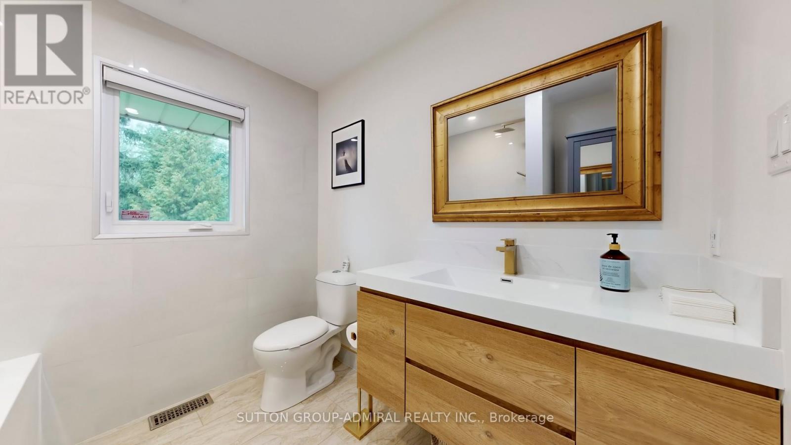 9767 Niagara River Parkway, Niagara Falls (Lyons Creek), Ontario  L2G 0N9 - Photo 16 - X12381289