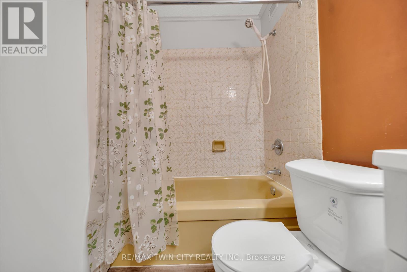 101 - 121 University Avenue E, Waterloo, Ontario  N2J 4J1 - Photo 23 - X12381339