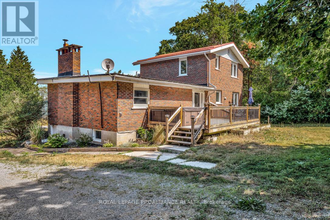 1692 North Big Island Road, Prince Edward County, Ontario  K0K 1W0 - Photo 10 - X12305786