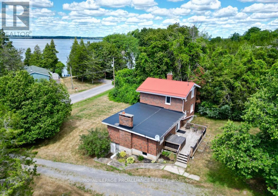 1692 North Big Island Road, Prince Edward County, Ontario  K0K 1W0 - Photo 12 - X12305786