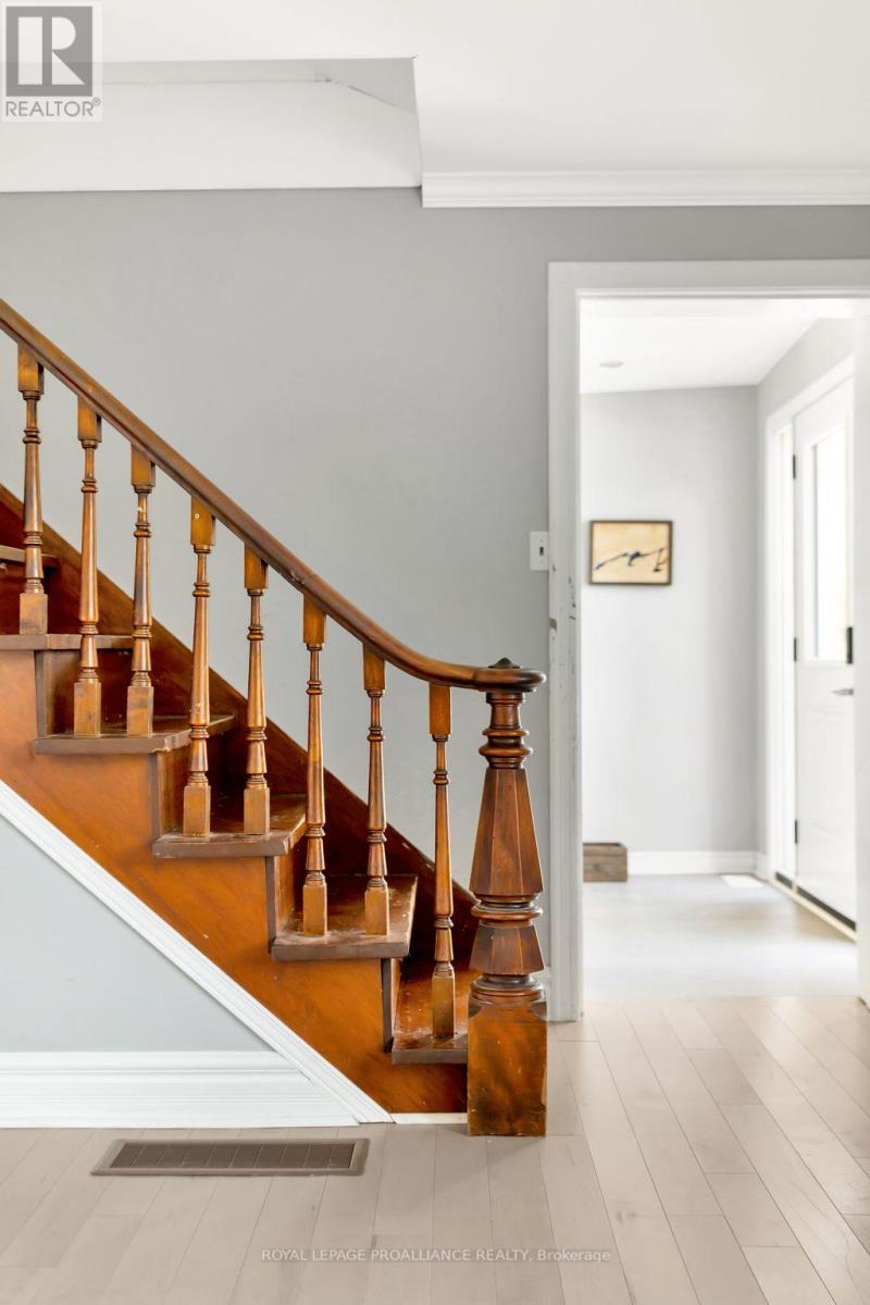 1692 North Big Island Road, Prince Edward County, Ontario  K0K 1W0 - Photo 32 - X12305786