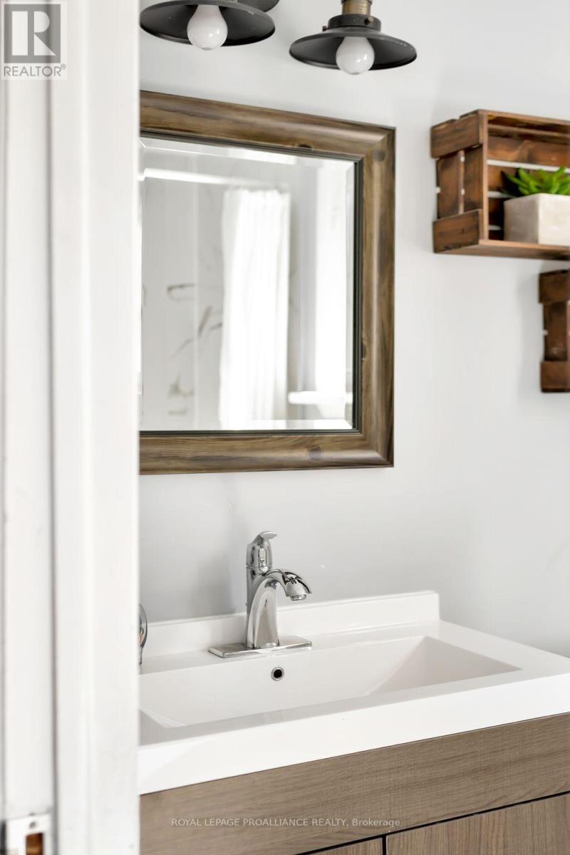 1692 North Big Island Road, Prince Edward County, Ontario  K0K 1W0 - Photo 47 - X12305786