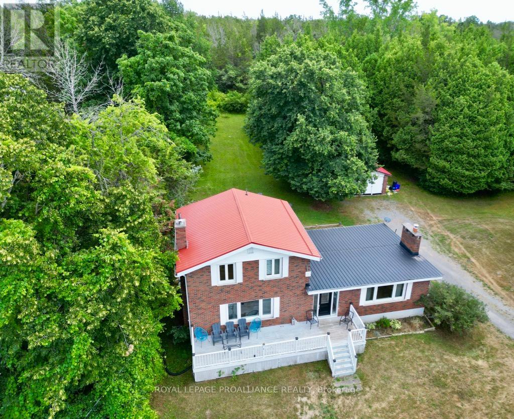 1692 North Big Island Road, Prince Edward County, Ontario  K0K 1W0 - Photo 9 - X12305786