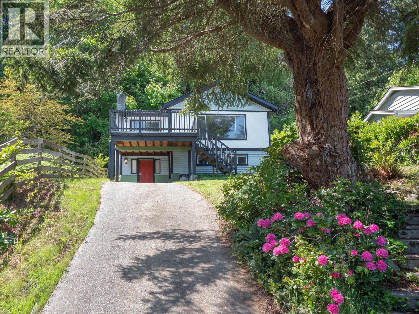 642 GOWER POINT ROAD, Gibsons, British Columbia