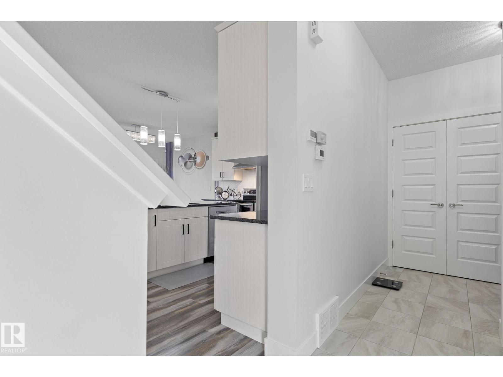 2070 Graydon Hill Cr Sw, Edmonton, Alberta  T6W 4C7 - Photo 16 - E4456071