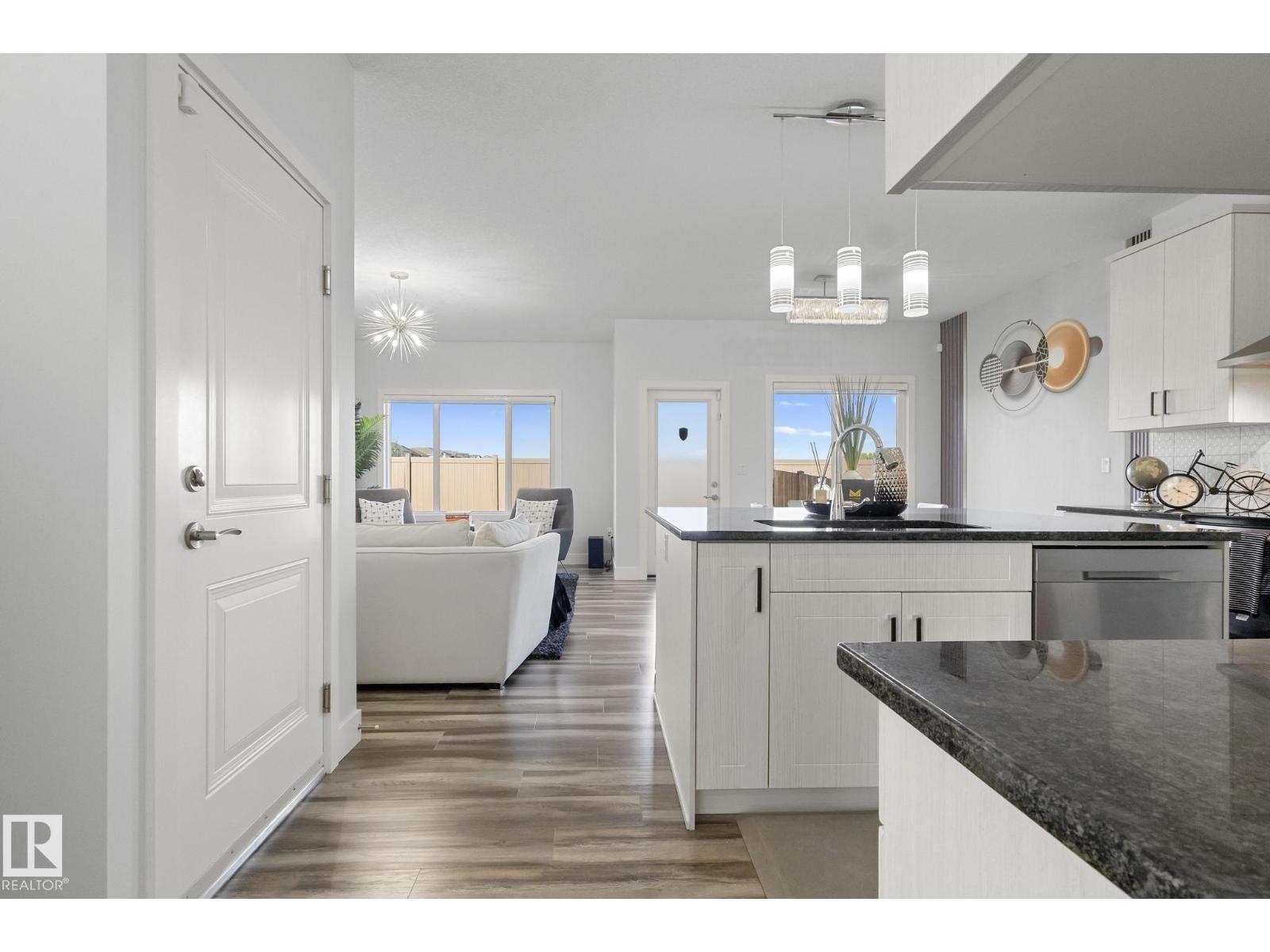 2070 Graydon Hill Cr Sw, Edmonton, Alberta  T6W 4C7 - Photo 3 - E4456071