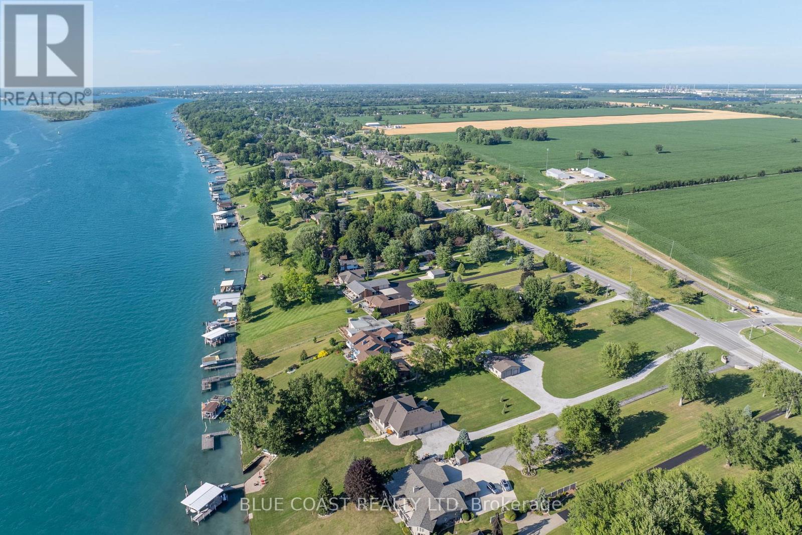 1031 St Clair Parkway, St. Clair, Ontario  N0N 1M0 - Photo 49 - X12381640