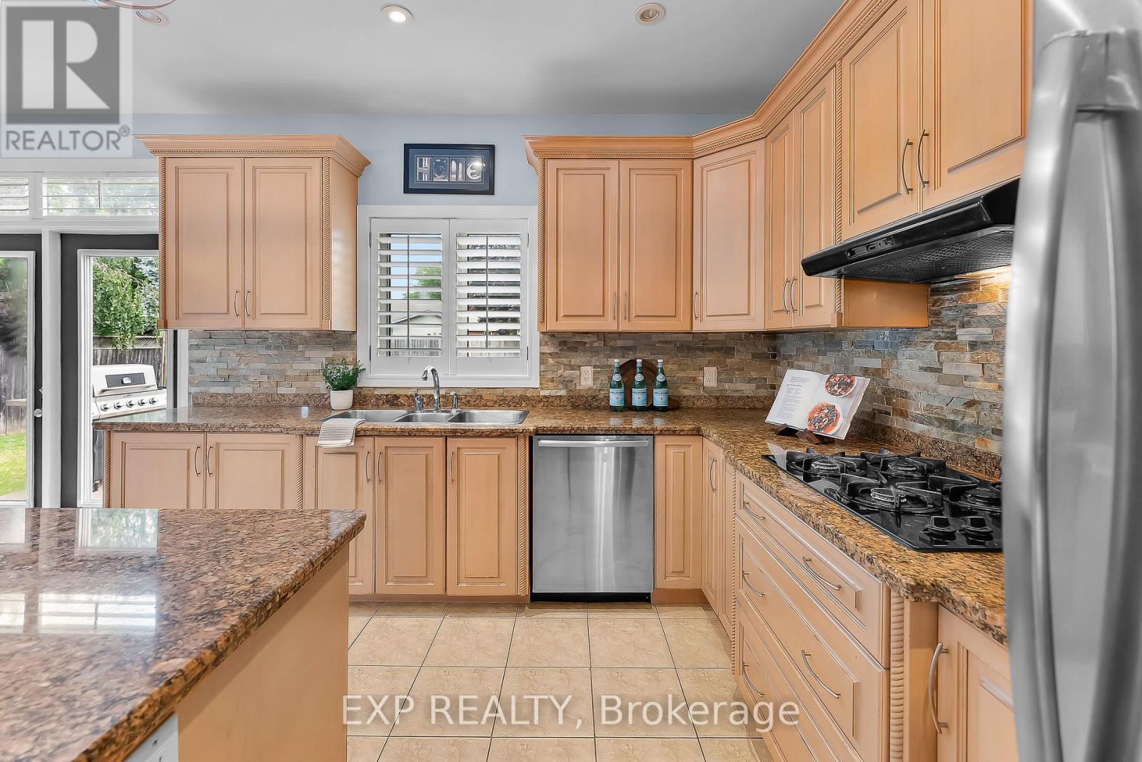 7847 Cathedral Drive, Niagara Falls, Ontario  L2H 2Z3 - Photo 12 - X12381646