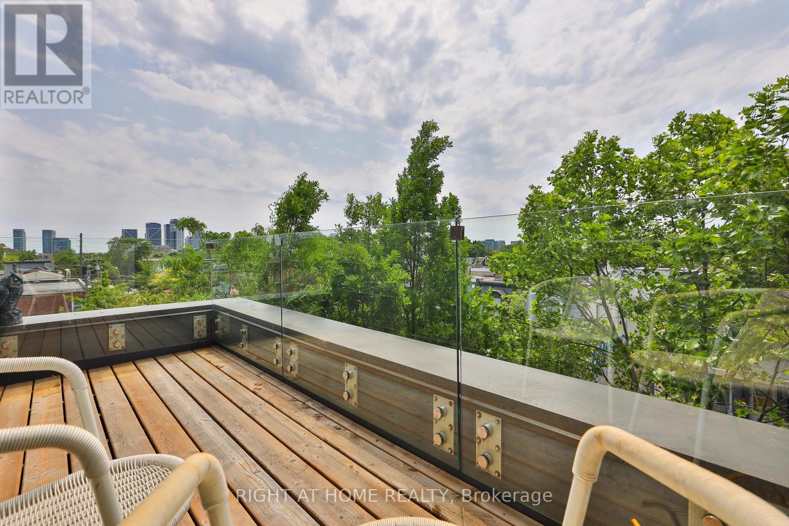 207 Claremont Street, Toronto, Ontario  M6J 2N1 - Photo 17 - C12381417