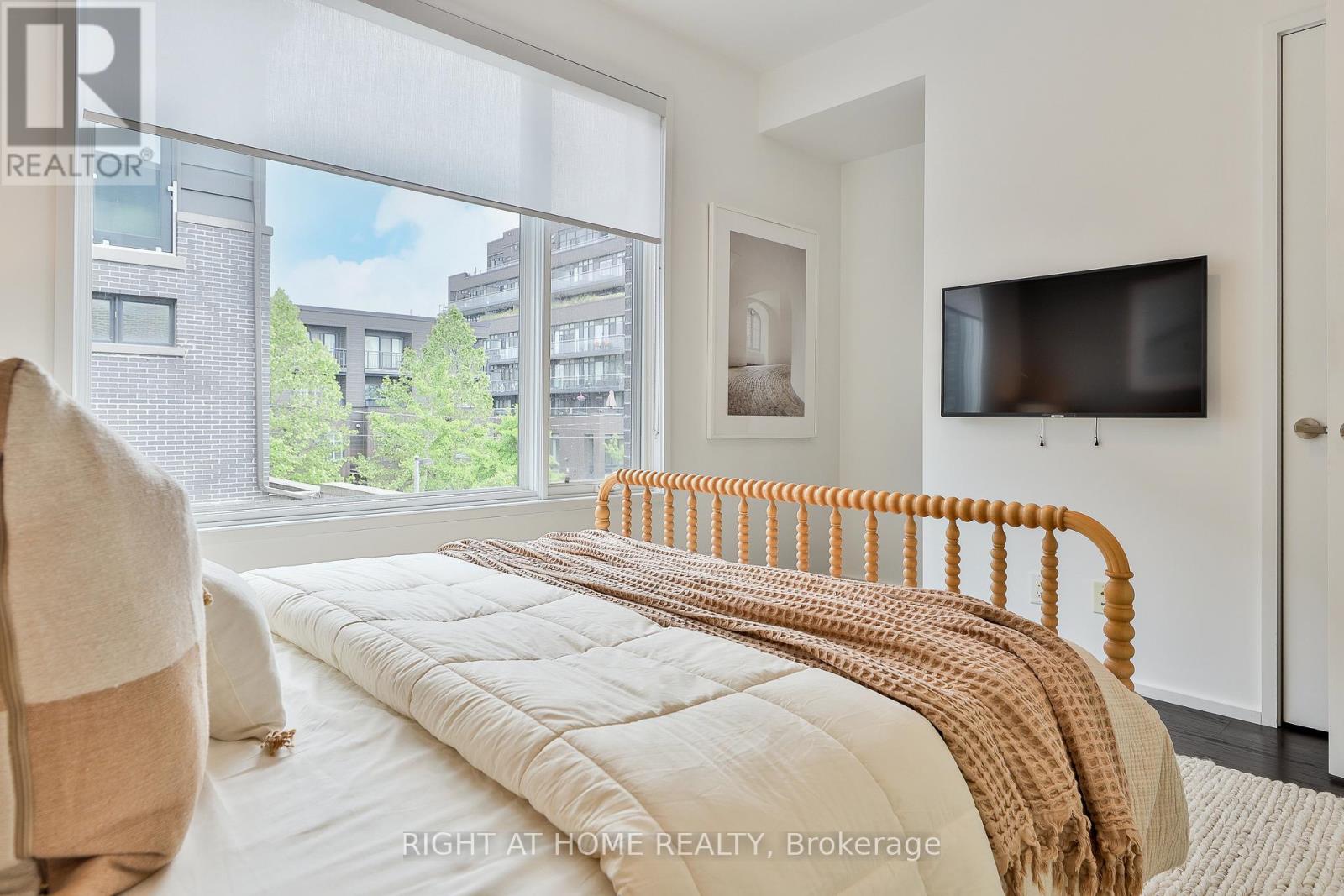 207 Claremont Street, Toronto, Ontario  M6J 2N1 - Photo 26 - C12381417