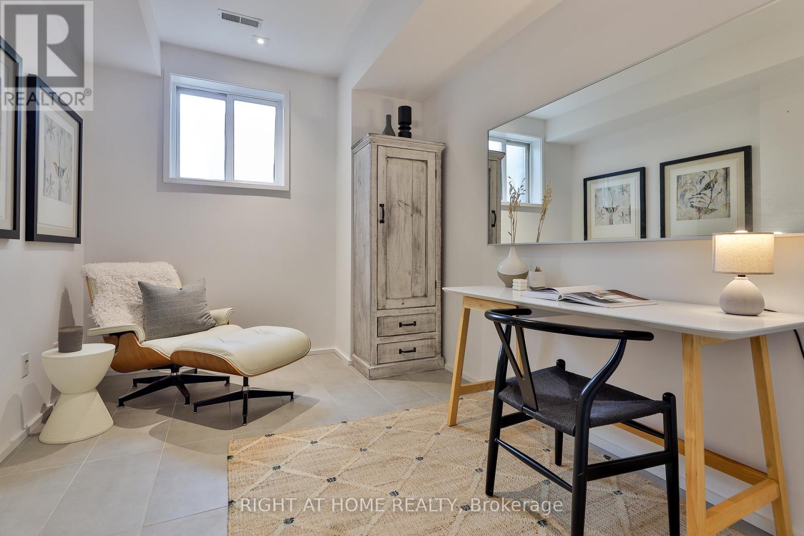 207 Claremont Street, Toronto, Ontario  M6J 2N1 - Photo 28 - C12381417