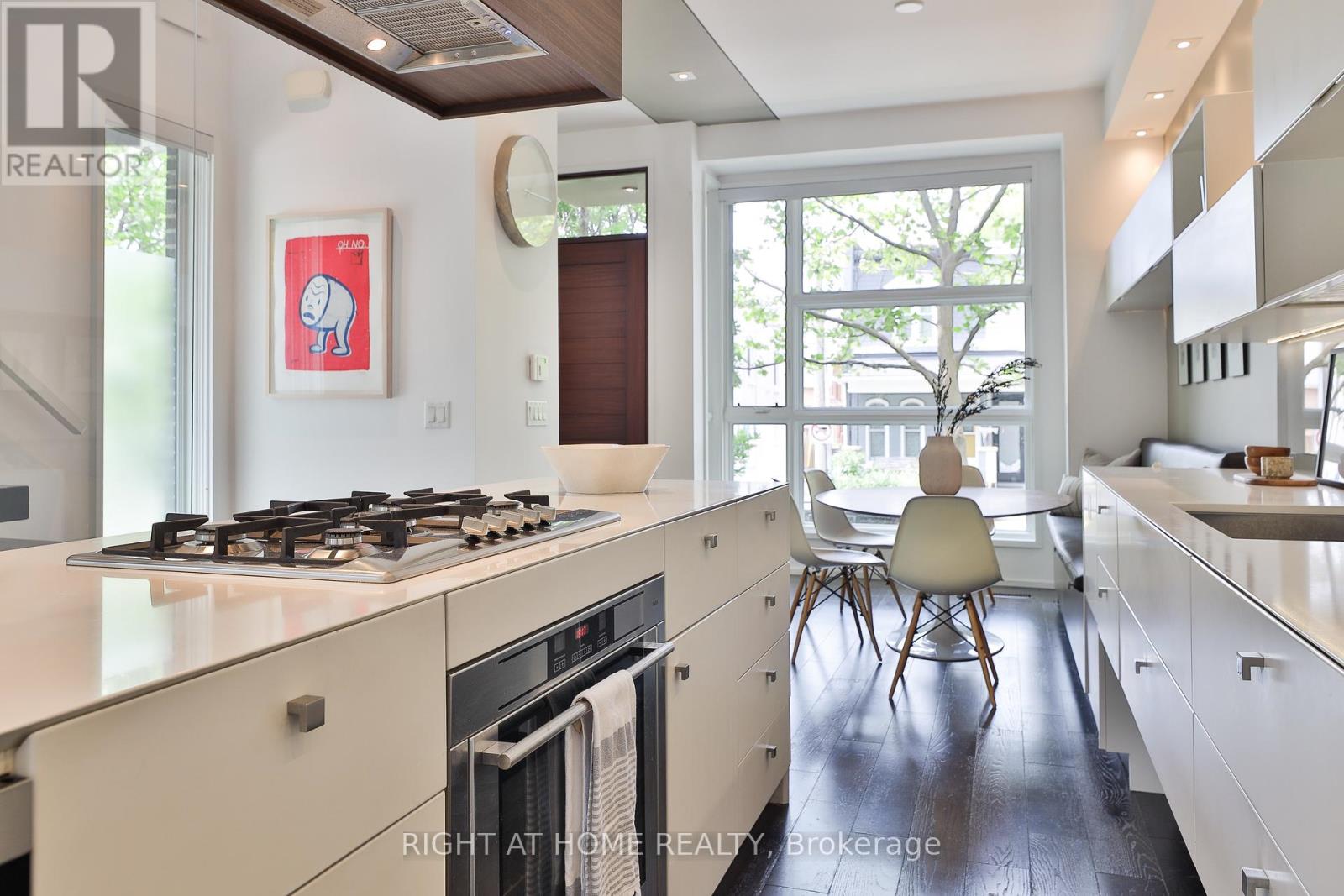 207 Claremont Street, Toronto, Ontario  M6J 2N1 - Photo 6 - C12381417