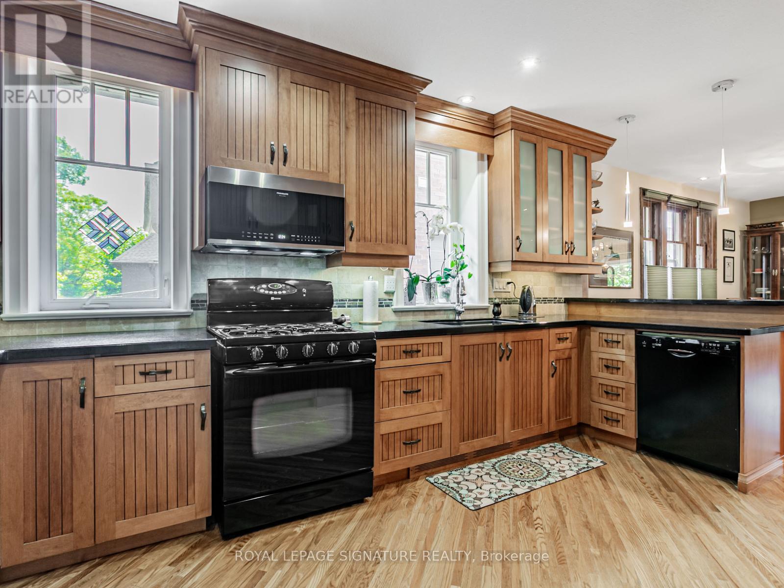 209 Arlington Avenue, Toronto (Humewood-Cedarvale), Ontario  M6C 2Z4 - Photo 11 - C12381499