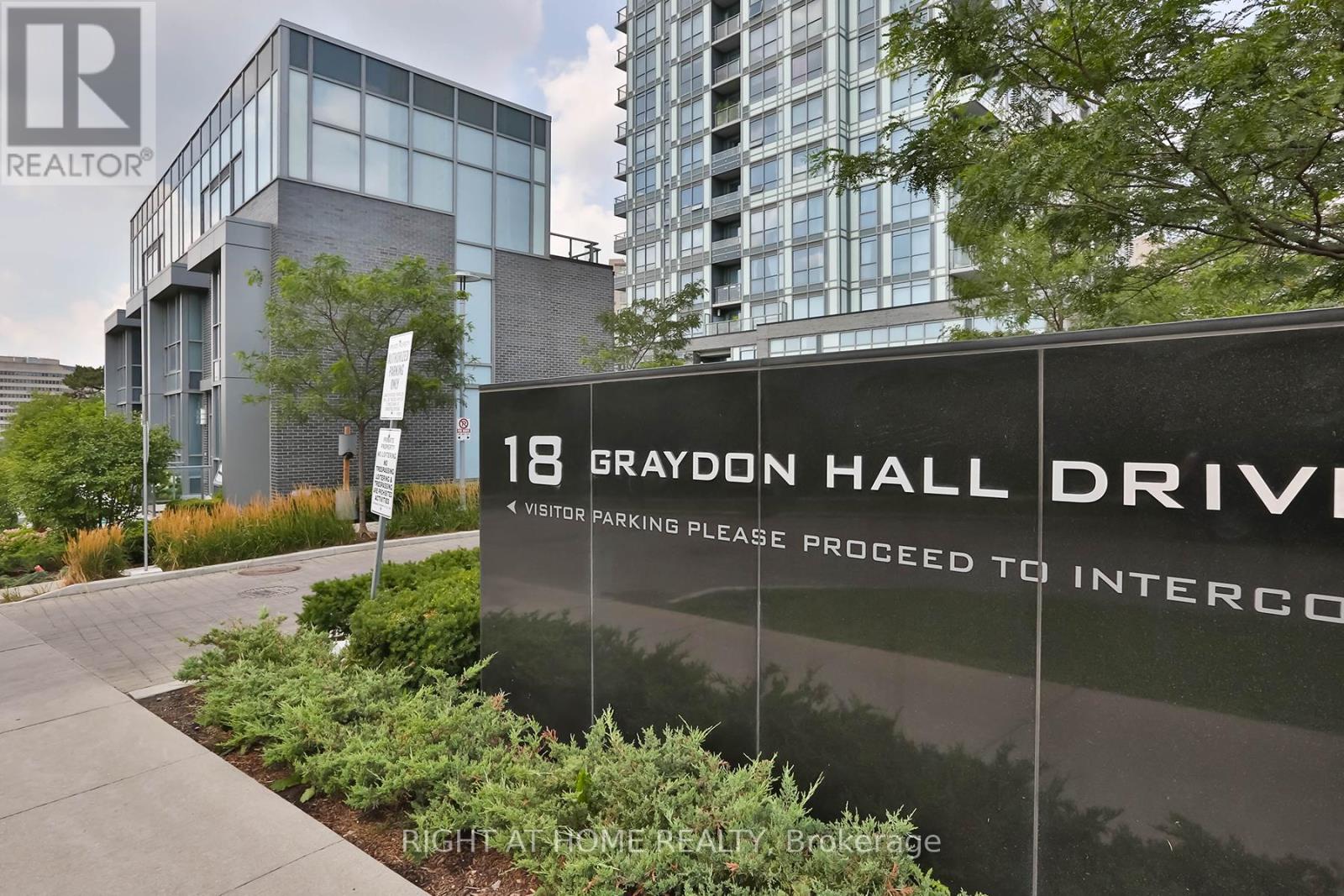 709 - 18 Graydon Hall Drive, Toronto (Parkwoods-Donalda), Ontario  M3A 0A4 - Photo 3 - C12381520