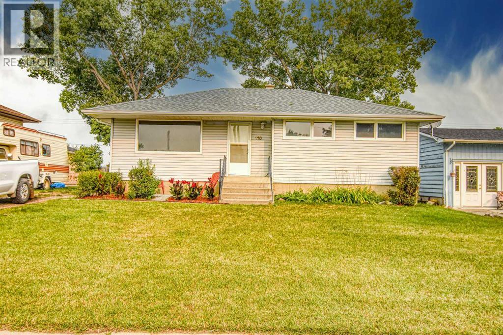 110 4 Avenue, Rockyford, Alberta