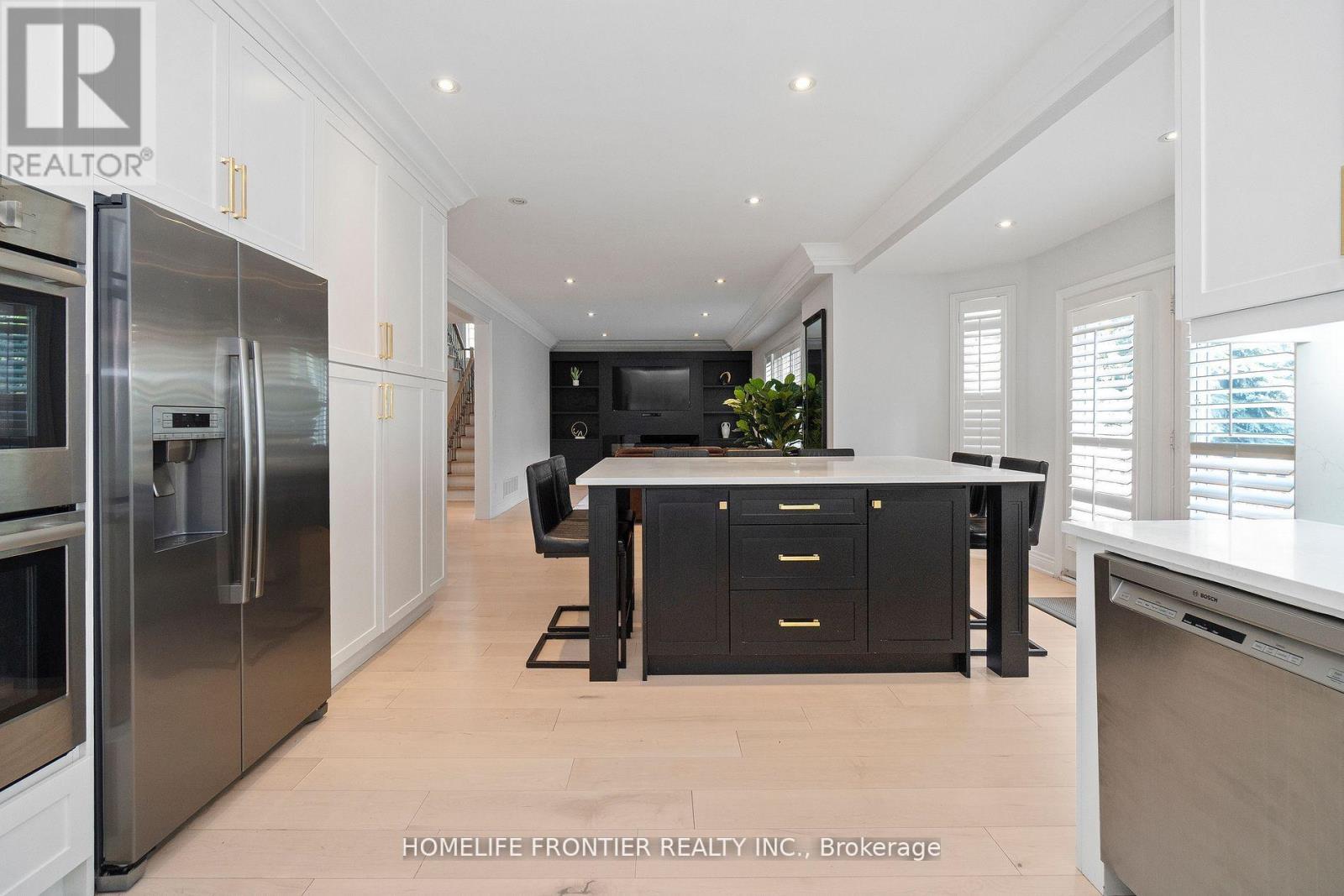 161 Lawrie Road, Vaughan, Ontario  L4J 8N6 - Photo 21 - N12381399