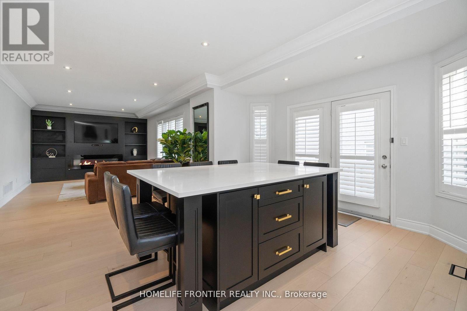 161 Lawrie Road, Vaughan, Ontario  L4J 8N6 - Photo 23 - N12381399