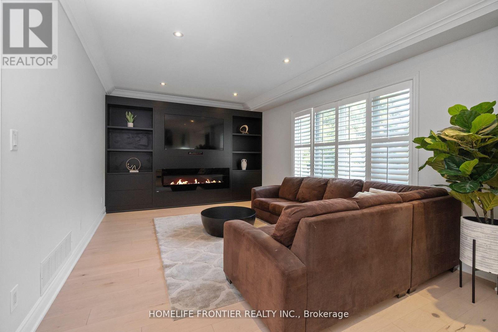 161 Lawrie Road, Vaughan, Ontario  L4J 8N6 - Photo 24 - N12381399