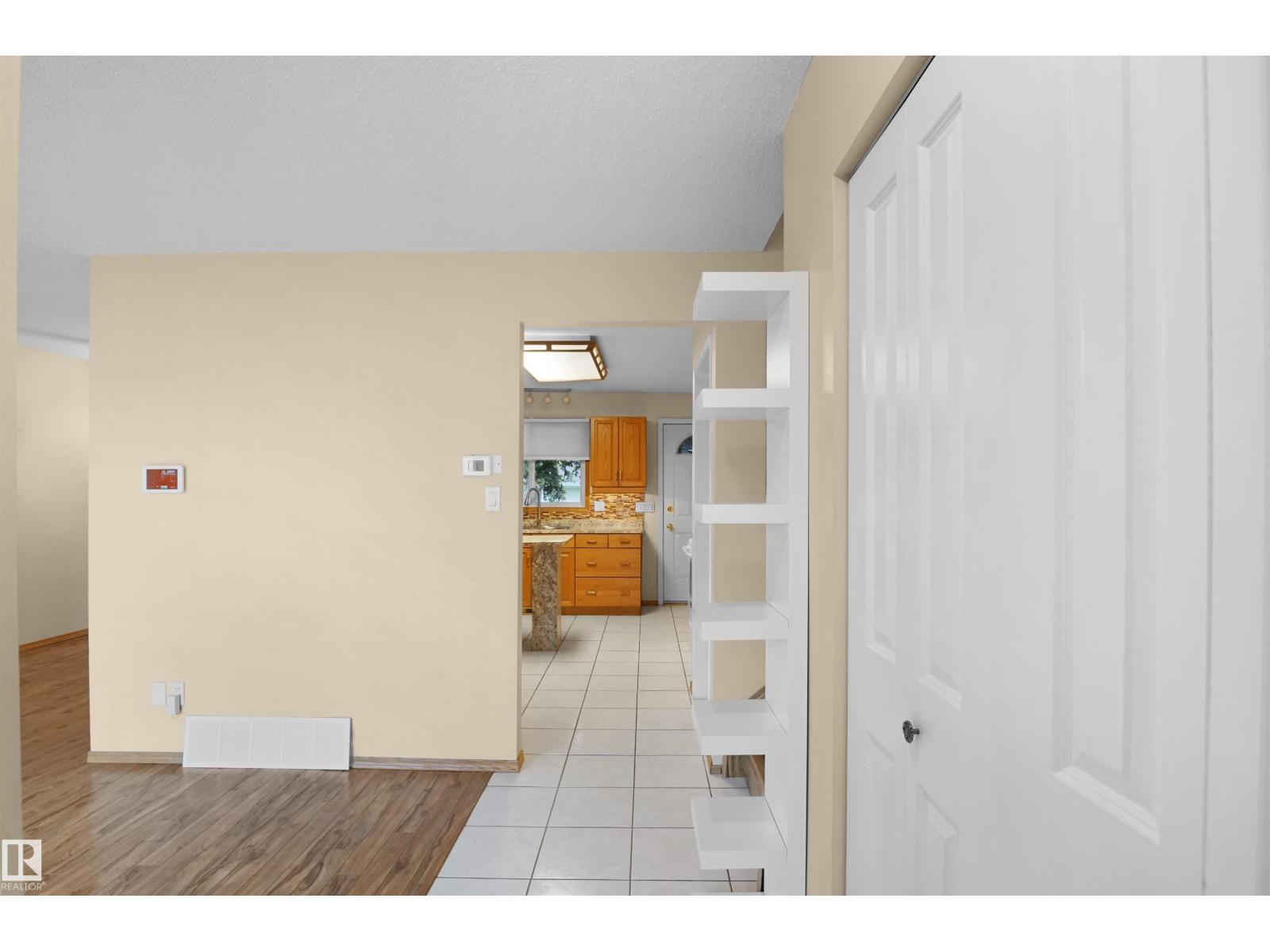 6723 40 Av Nw, Edmonton, Alberta  T6K 1R9 - Photo 21 - E4456090