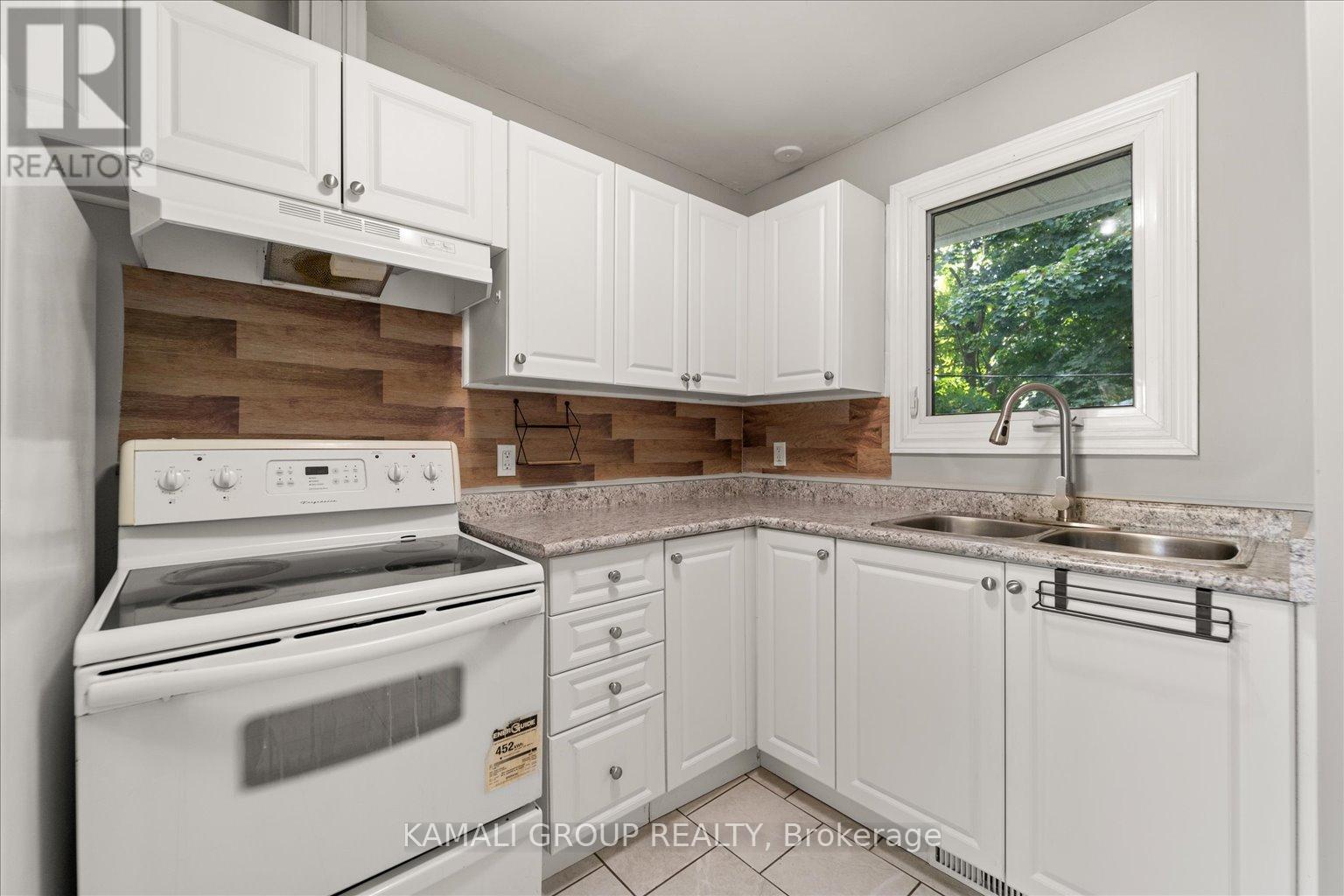 Main - 188 St Vincent Street, Barrie, Ontario  L4M 3Z4 - Photo 12 - S12381550