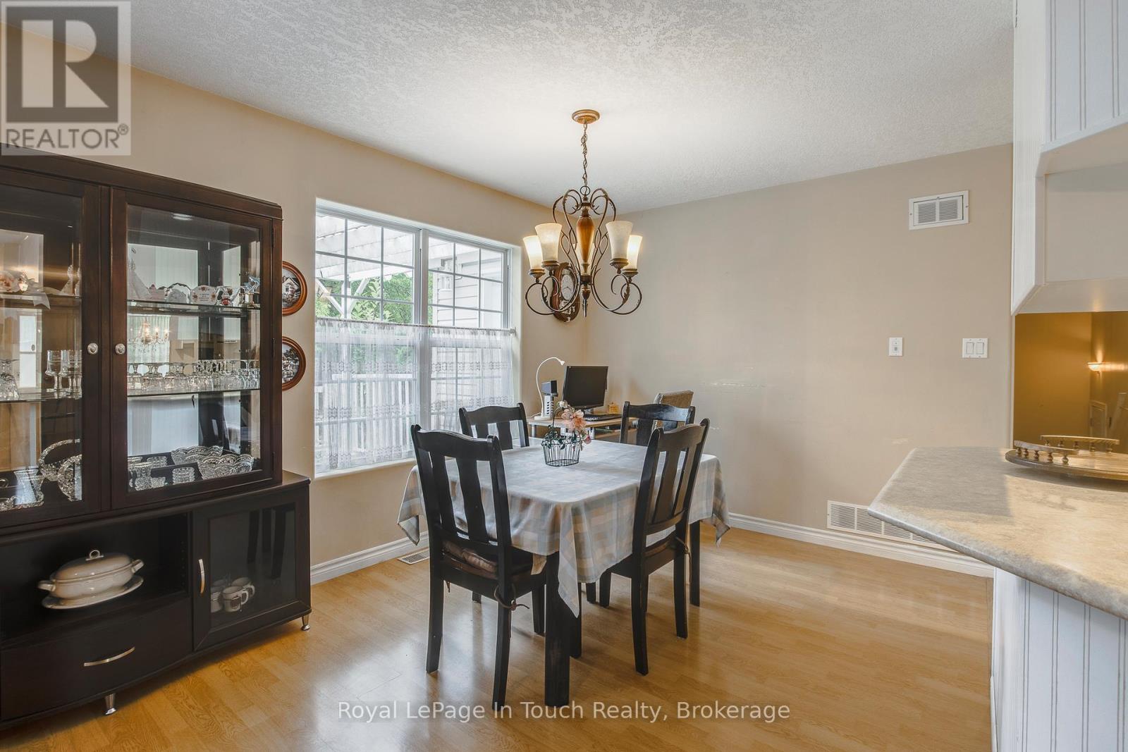 59 Stocco Circle, Tiny, Ontario  L0L 2T0 - Photo 14 - S12381714