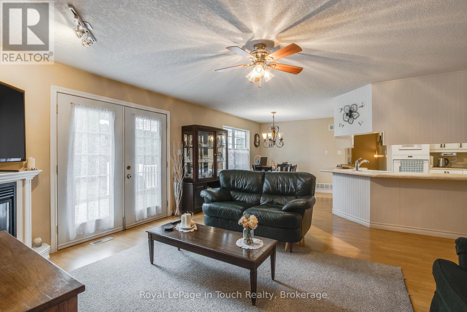 59 Stocco Circle, Tiny, Ontario  L0L 2T0 - Photo 15 - S12381714