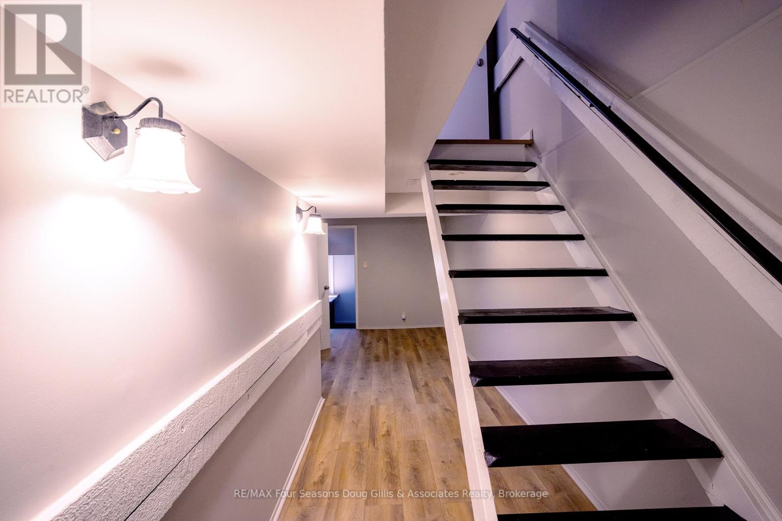 601 Tenth Street, Collingwood, Ontario  L9Y 4K6 - Photo 23 - S12381759
