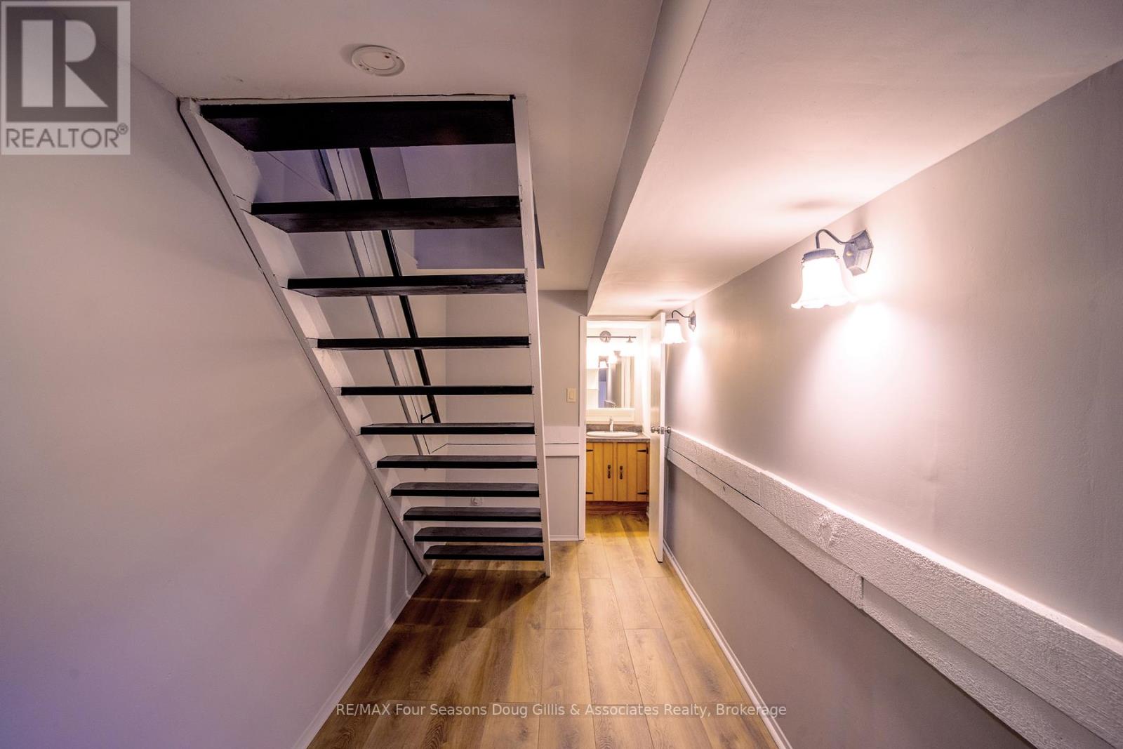 601 Tenth Street, Collingwood, Ontario  L9Y 4K6 - Photo 26 - S12381759