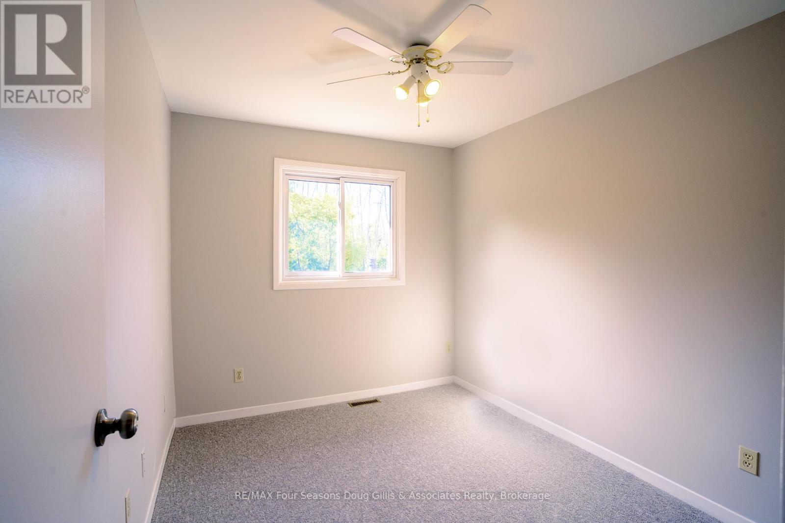601 Tenth Street, Collingwood, Ontario  L9Y 4K6 - Photo 7 - S12381759