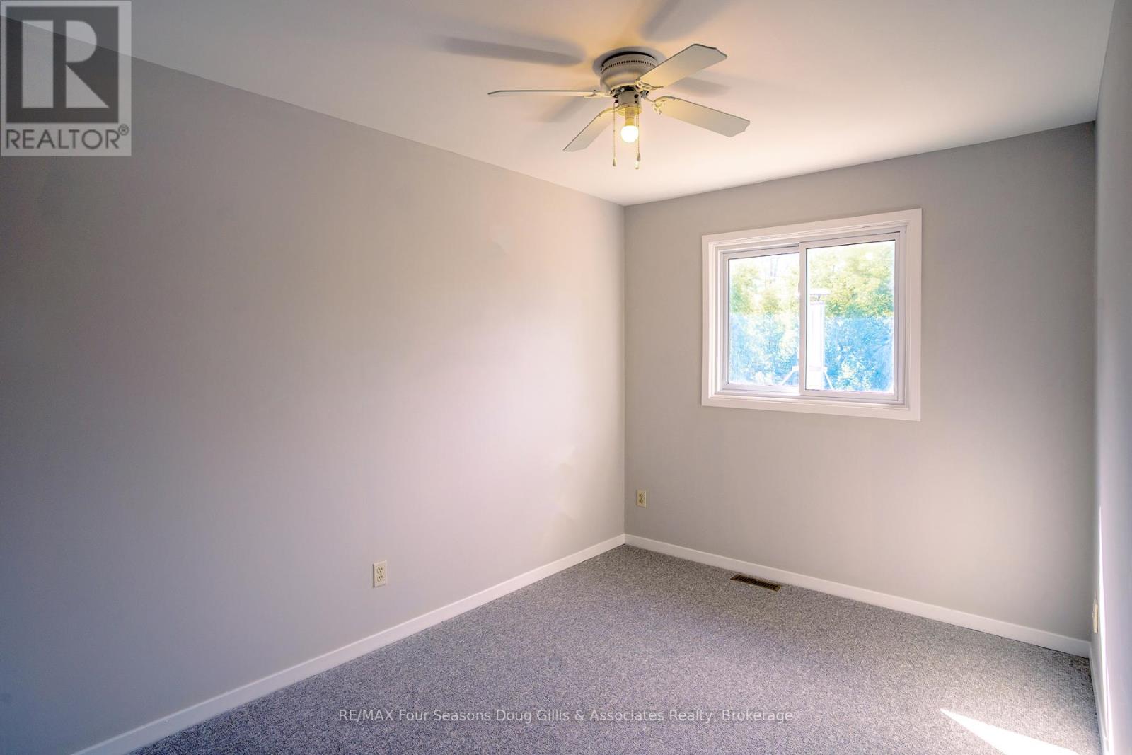 601 Tenth Street, Collingwood, Ontario  L9Y 4K6 - Photo 9 - S12381759
