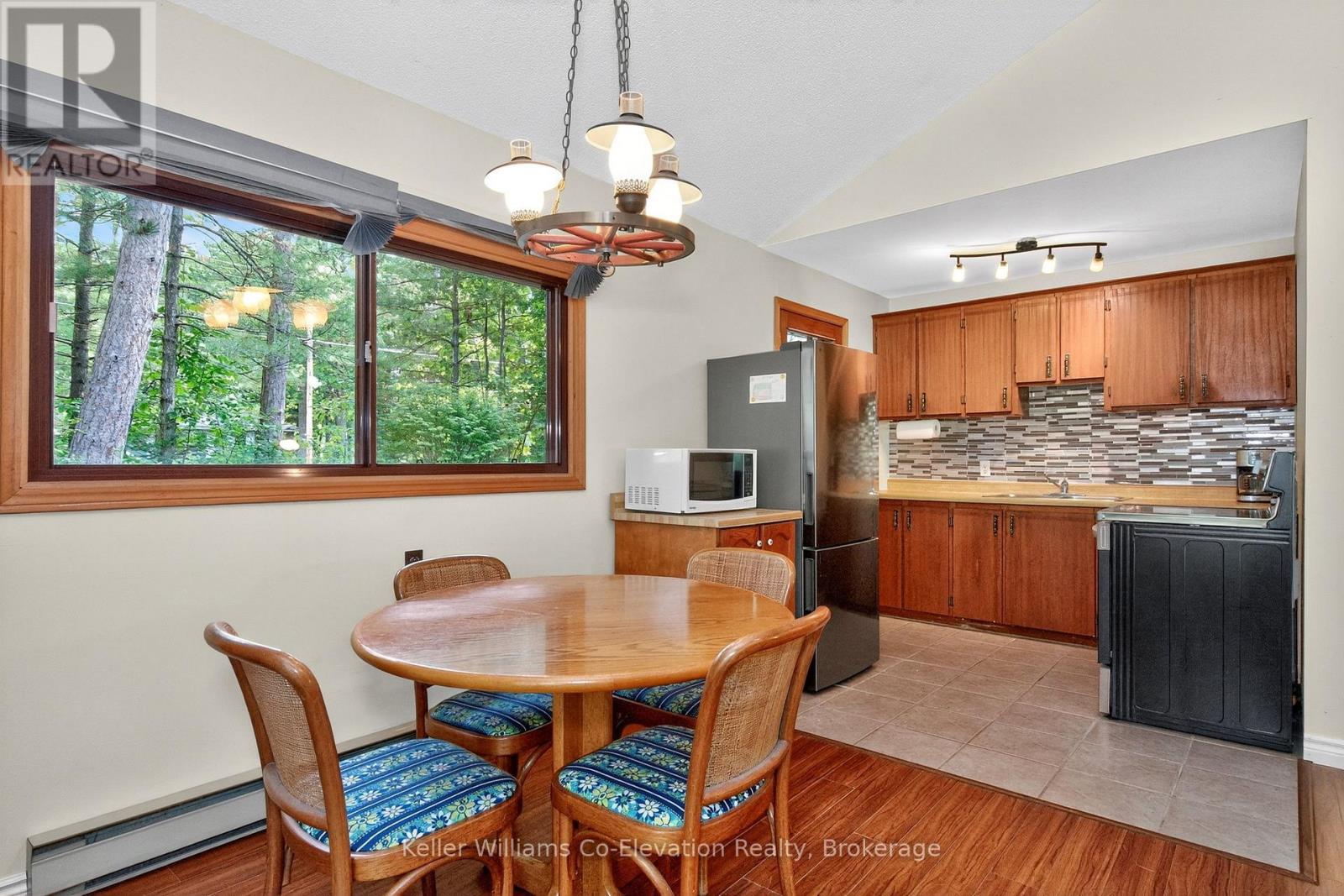 1700 Tiny Beaches Road N, Tiny, Ontario  L9M 0H2 - Photo 7 - S12381760