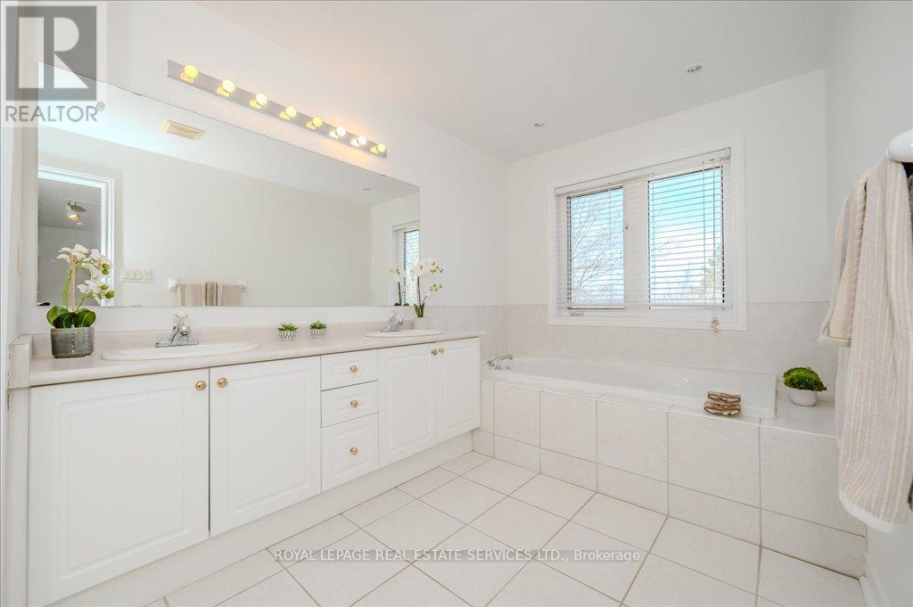 19 - 1267 Dorval Drive, Oakville (Ga Glen Abbey), Ontario  L6M 3Z4 - Photo 34 - W12381481
