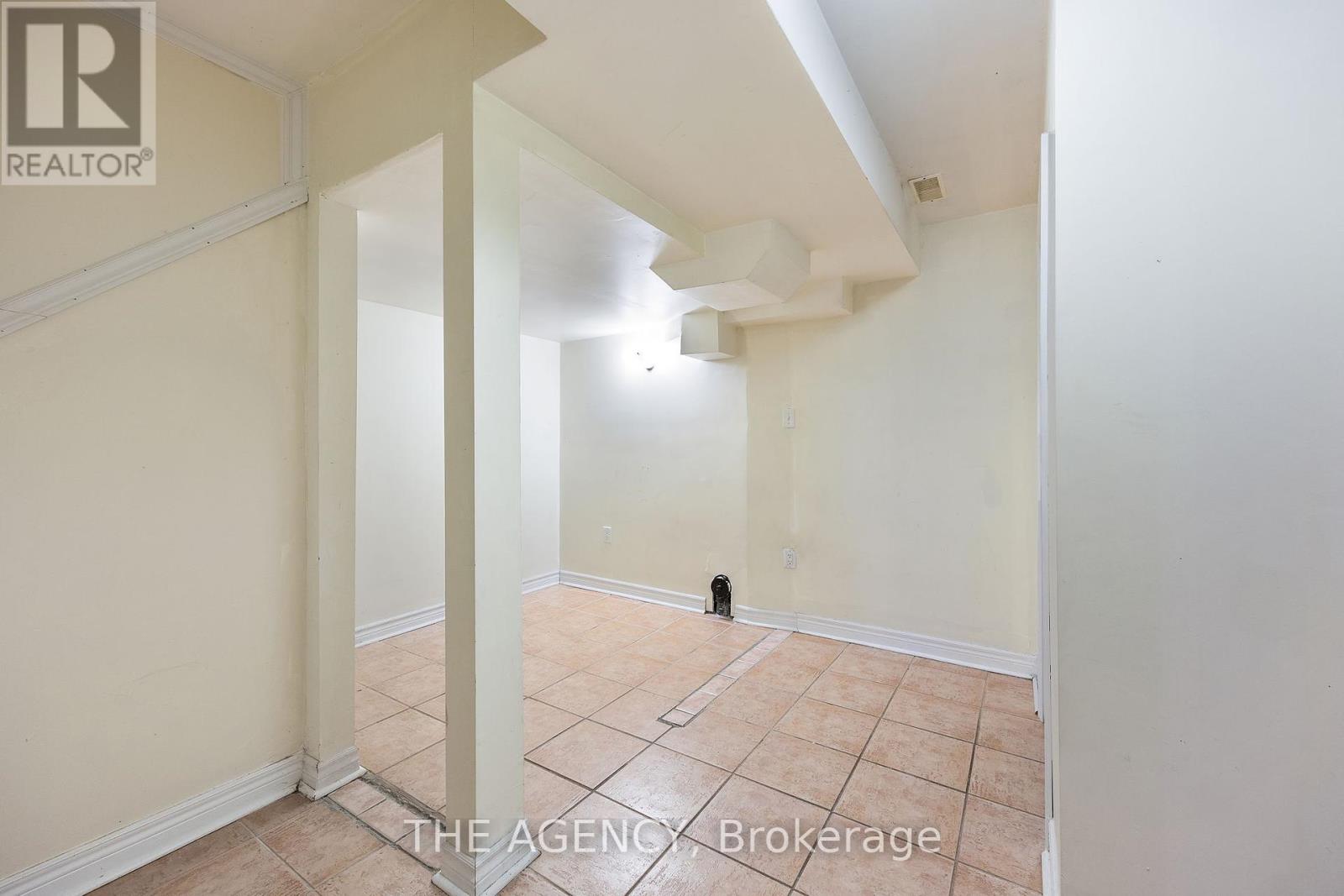 7173 Village Walk, Mississauga (Meadowvale Village), Ontario  L5W 1X2 - Photo 28 - W12381511